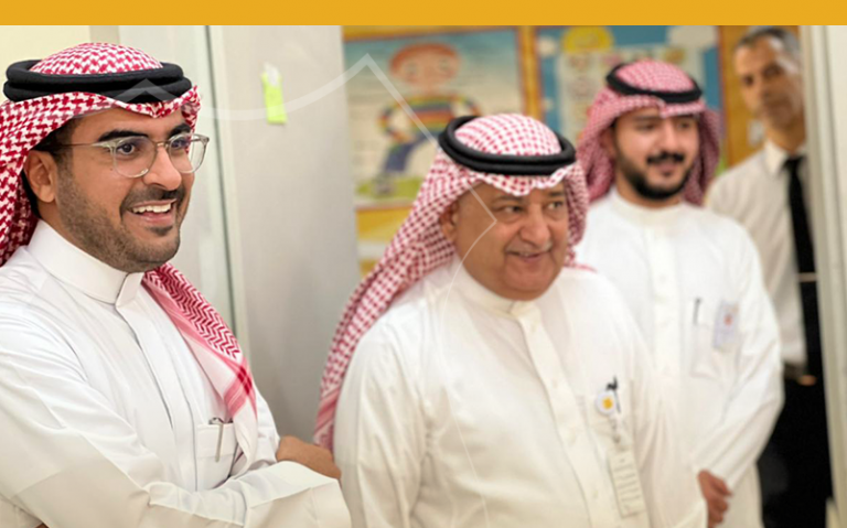 زيارة الرئيس التنفيذي والمدير التنفيذي لمدارس التربية النموذجية